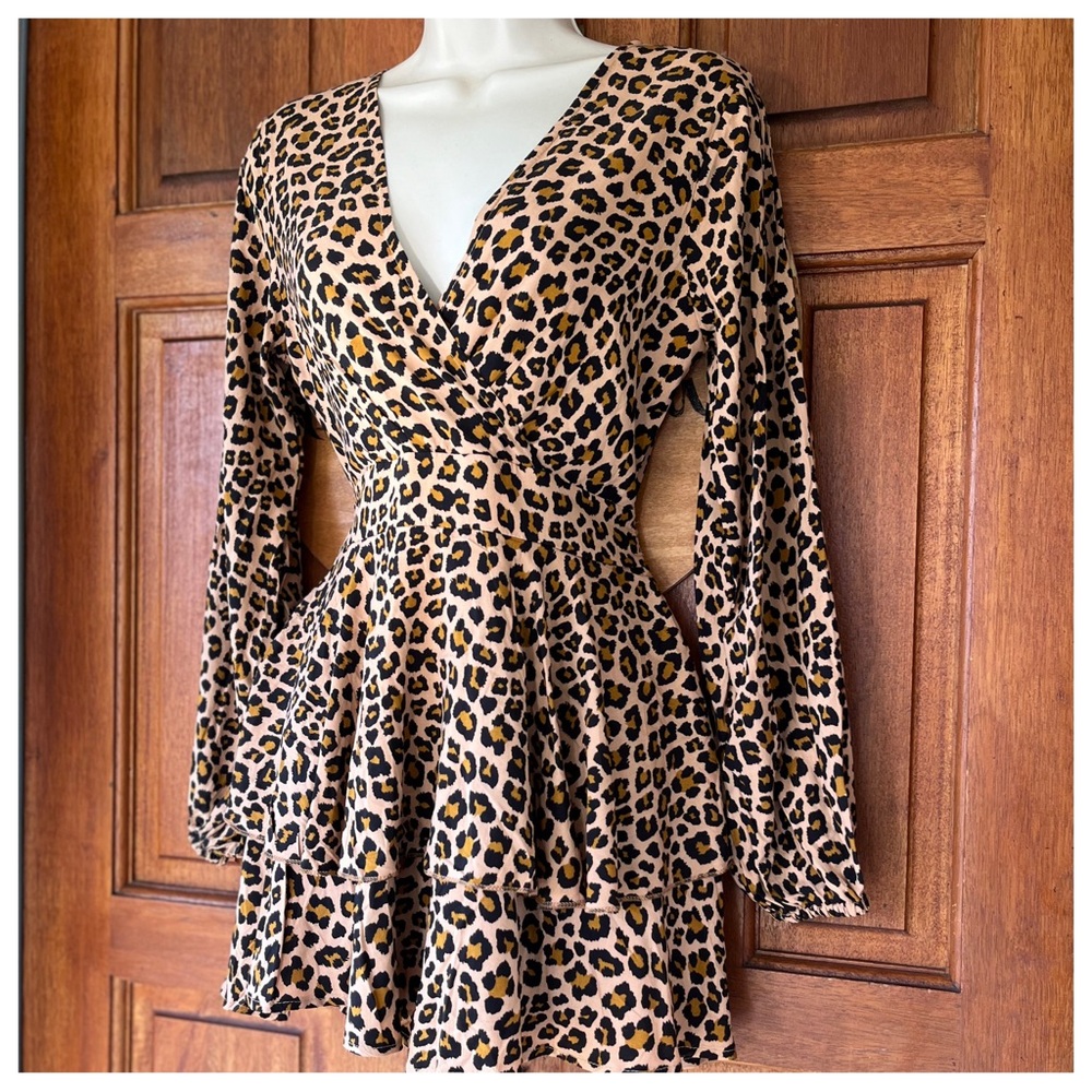 Boutique leopard Romper Sz Small